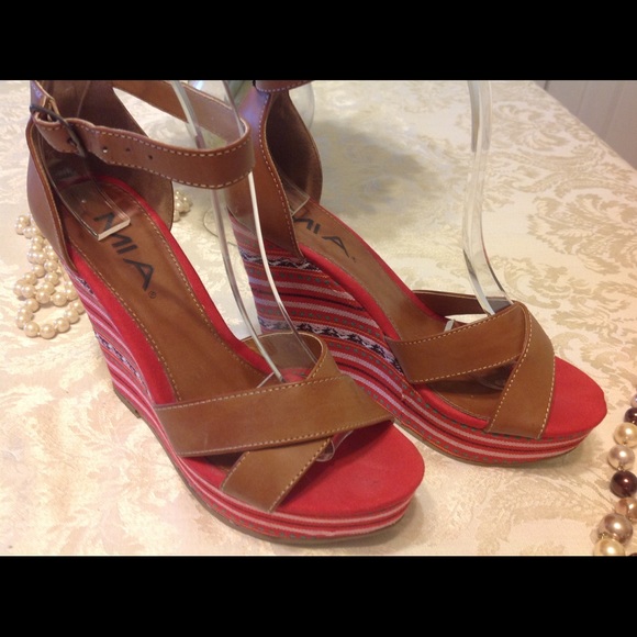 Mia Wedge Sandals - Picture 6 of 7